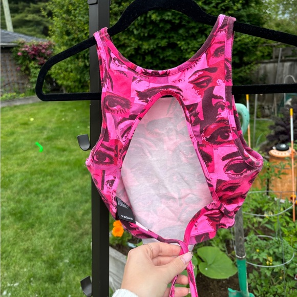 Cute open back crop top - Picture 3 of 4